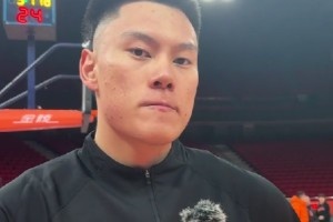 把球給洛夫頓！李弘權(quán)：對(duì)手都還沒(méi)研究出限制他的答案