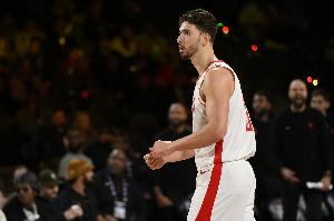 申京談自己給惠特摩爾的空接：我傳得不好 沒想到他能夠接住