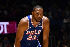 埃里克-戈登：隨著年齡的增長 最重要的就是為贏球做出犧牲