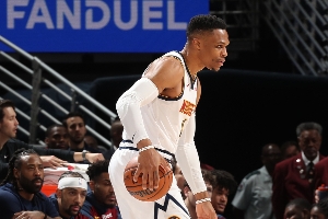 大鎖???威少3戰(zhàn)場均19.3+7.3命中率64.1% 限制對手命中率34.8%