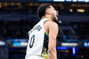 哈利伯頓：防守端的默契配合讓我們勝率重回50%