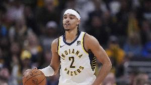 庫里：內(nèi)姆哈德的任務(wù)就是盯著我 他承擔(dān)起了這個(gè)責(zé)任