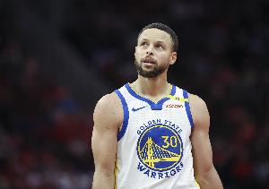 卡萊爾：我們防守庫里時(shí)寸步不移 知道這樣別的球員會(huì)出現(xiàn)機(jī)會(huì)