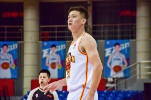 里程悲！周鵬失絕平三分 全場三分8中5拿到22分3板4助2斷1帽