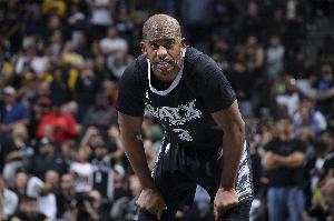 保羅：最后領(lǐng)先1分時我該護(hù)好球 馬克西關(guān)鍵時刻的搶斷很棒