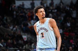 變態(tài)數(shù)據(jù)！文班近3場至少送出20記蓋帽+15記三分 歷史首人！