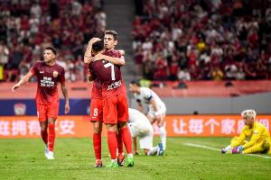 李璇談中超外援：想搞天價也搞不了，可以把錢只花在一個外援身上