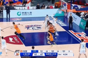 破防了？洛夫頓長傳&偰李永煒輕松反擊 隨后被金推倒&金被吹違體