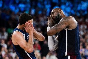 與詹姆斯在NBA聯(lián)手？庫里：可能不會 假設(shè)的事就留給想談?wù)摰娜? >
                                        </div>
                                    </div>
                                    <div   id=