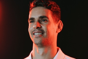 由奢入儉！奧斯卡海港7年年薪2400萬，回圣保羅年薪