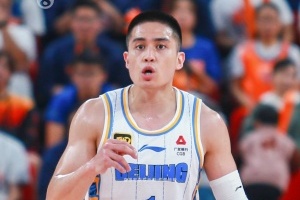 今天進入狀態(tài)早！陳盈駿半場7中5&三分4中3得13分2板4助