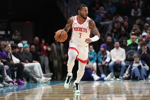 能否穩(wěn)定輪換？??17+8+2！惠特摩爾昨日多項(xiàng)數(shù)據(jù)創(chuàng)個(gè)人賽季新高