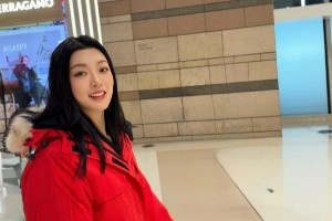 美麗凍人！付豪女友更新社媒曬美照：圣誕結(jié)束迎接元旦