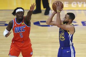 近2年面對同一隊轟45+三分&命中率45%+榜：庫里VS雷霆 波特VS湖人