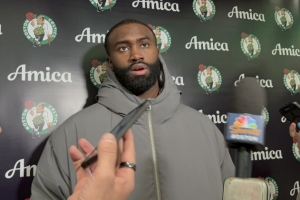 杰倫-布朗：今天的防守計劃就是放凱萊布-馬丁投 但他都投進了