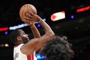 替補(bǔ)兩條大腿！伯克斯三分3中3得17分3斷&羅齊爾14中6得14分