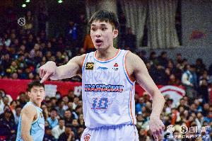 身手全面！狀元謝智杰首節(jié)4中3&三分2中2 得到8分3板2助