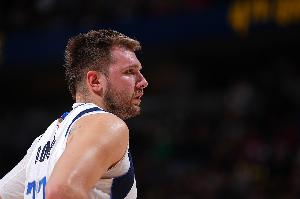 ??難頂??！Shams：東契奇左小腿拉傷，一個月后復查！