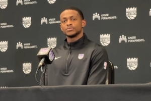 如何看待被艾維絕殺？福克斯：這不重要 這不會(huì)讓任何人感覺(jué)更好