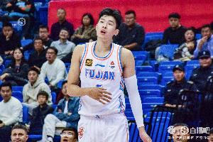 難阻失利！鄒陽17中7拿到17分10板2斷1帽 有5犯規(guī)