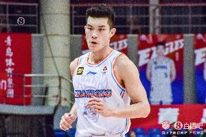 高效全能！郭凱首節(jié)6中5拿到10分3板2助1斷