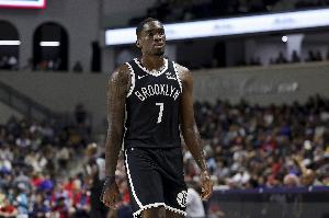 奇兵！米爾頓末節(jié)獨(dú)得14分 全場10中7拿到20分