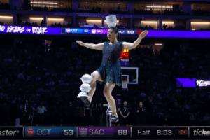 ??太牛啦！Red Panda雜技頂碗秀翻國(guó)王主場(chǎng)！一片沸騰！