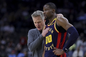 跌出附加賽區(qū)??勇士賽季至今在太平洋賽區(qū)0勝5負(fù) 明天對陣太陽