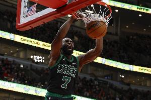 最喜歡的扣籃？杰倫-布朗打趣：所有的 我老了 所以每個(gè)都得算上