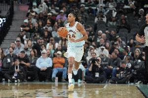 手感冰涼！瓦塞爾半場9中1僅拿3分4板2助1斷