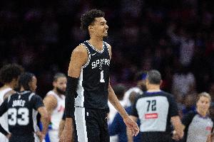 哈登談文班：攻防兩端都是野獸 之前從沒見過這樣的球員