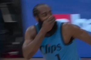 ??哈登不滿波杰姆造犯規(guī) 打停勇士后 學波杰捂嘴嘲諷??