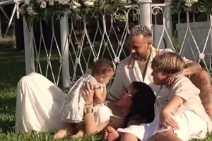 再次懷孕，內(nèi)馬爾女友：二胎是計劃好的，未來還想再要一個??