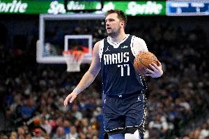 獨(dú)行俠官方：東契奇左小腿拉傷 將在一個月后復(fù)查