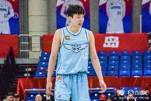 被重點照顧！楊瀚森上半場0分3犯&全場8分8板3帽 還出現(xiàn)6失誤