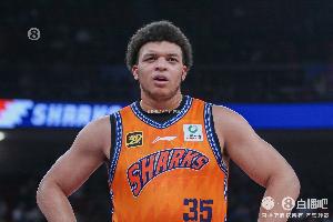 關(guān)鍵上籃拿下比賽！洛夫頓19中11砍下28分13板8助2斷1帽