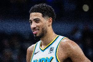 魔法再現(xiàn)！哈利伯頓19中11砍并列全場最高31分外加6板7助