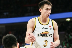 楊鳴：外援還在積極尋找 趙繼偉&張鎮(zhèn)麟短期內(nèi)恢復(fù)的機(jī)會(huì)不大