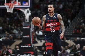 復出再找找狀態(tài)！庫茲馬半場8中4&三分3中0拿8分3板3助