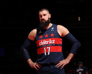 瞧一瞧看一看！瓦蘭丘納斯13中10高效砍下22分8板2助&5前場板