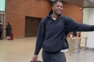 江南的城：遼寧男籃大外援賈斯汀-帕頓順利抵達沈陽