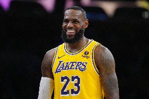 詹姆斯生涯已經(jīng)與1750名球員交過手 占聯(lián)盟歷史總數(shù)35.2%??