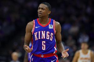 高效全面！?？怂?3中13砍全場最高33分外加6板6助 正負(fù)值+17