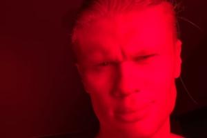 光膀子迎新年??哈蘭德曬自拍照：享受2025?。? >
                                        </div>
                                    </div>
                                    <div   id=