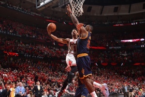 公牛名宿：10年球隊(duì)所有人都不滿(mǎn)羅斯 他對(duì)招募詹姆斯&韋德不上心