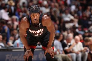 ??巴特勒的熱火生涯履歷：2年亞軍 2進(jìn)全明星 3入最佳陣容