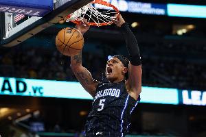 班凱羅從出戰(zhàn)成疑被下調(diào)為缺陣！魔術(shù)主帥：背靠背占了一部分原因