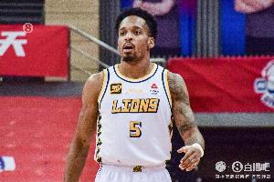 火力全開！小巴里-布朗25中13砍全場最高38分 三分14中7