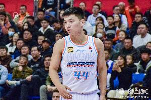 籃筐都要砸歪了！陳培東10投僅1中僅得5分 其中三分8中1