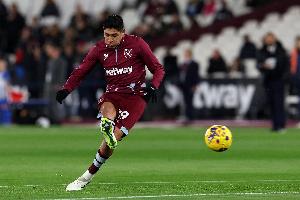 記者：摩納哥有意西漢姆中場(chǎng)阿爾瓦雷斯，但初始租借報(bào)價(jià)被拒絕